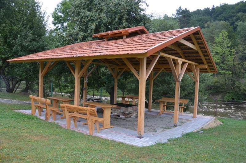 Villa Pod Orzechem Sanok Exterior foto